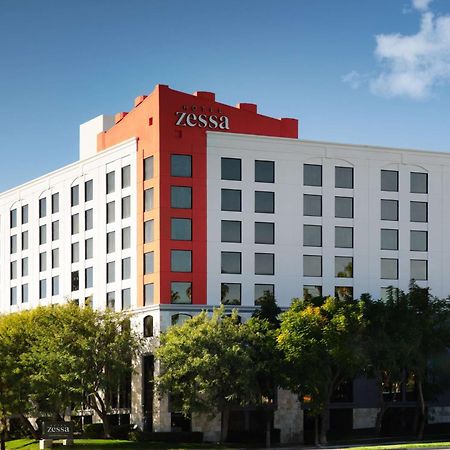 Hotel Zessa Orange County Airport, A Doubletree By Hilton Santa Ana Exterior photo