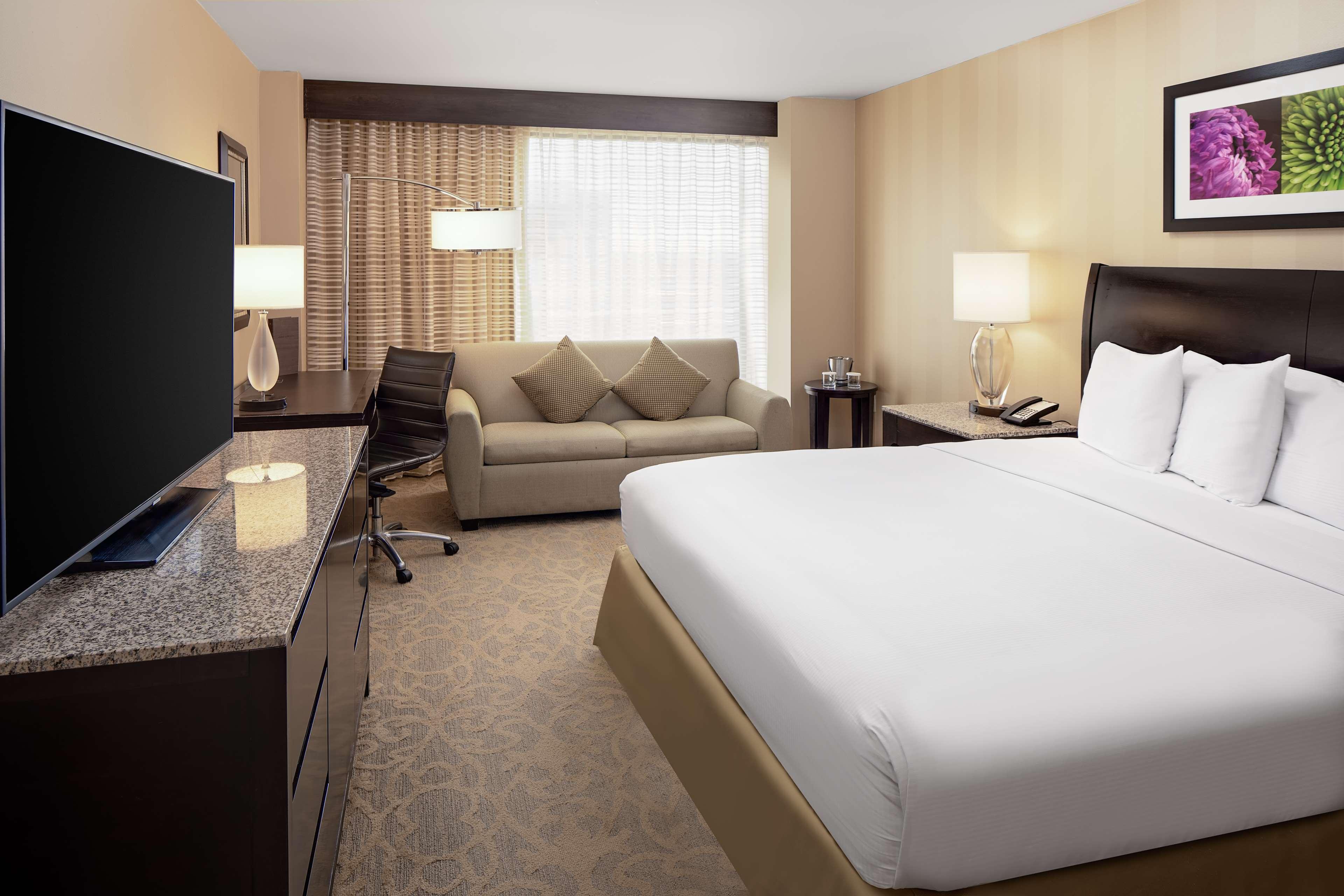 Hotel Zessa Orange County Airport, A Doubletree By Hilton Santa Ana Exterior photo