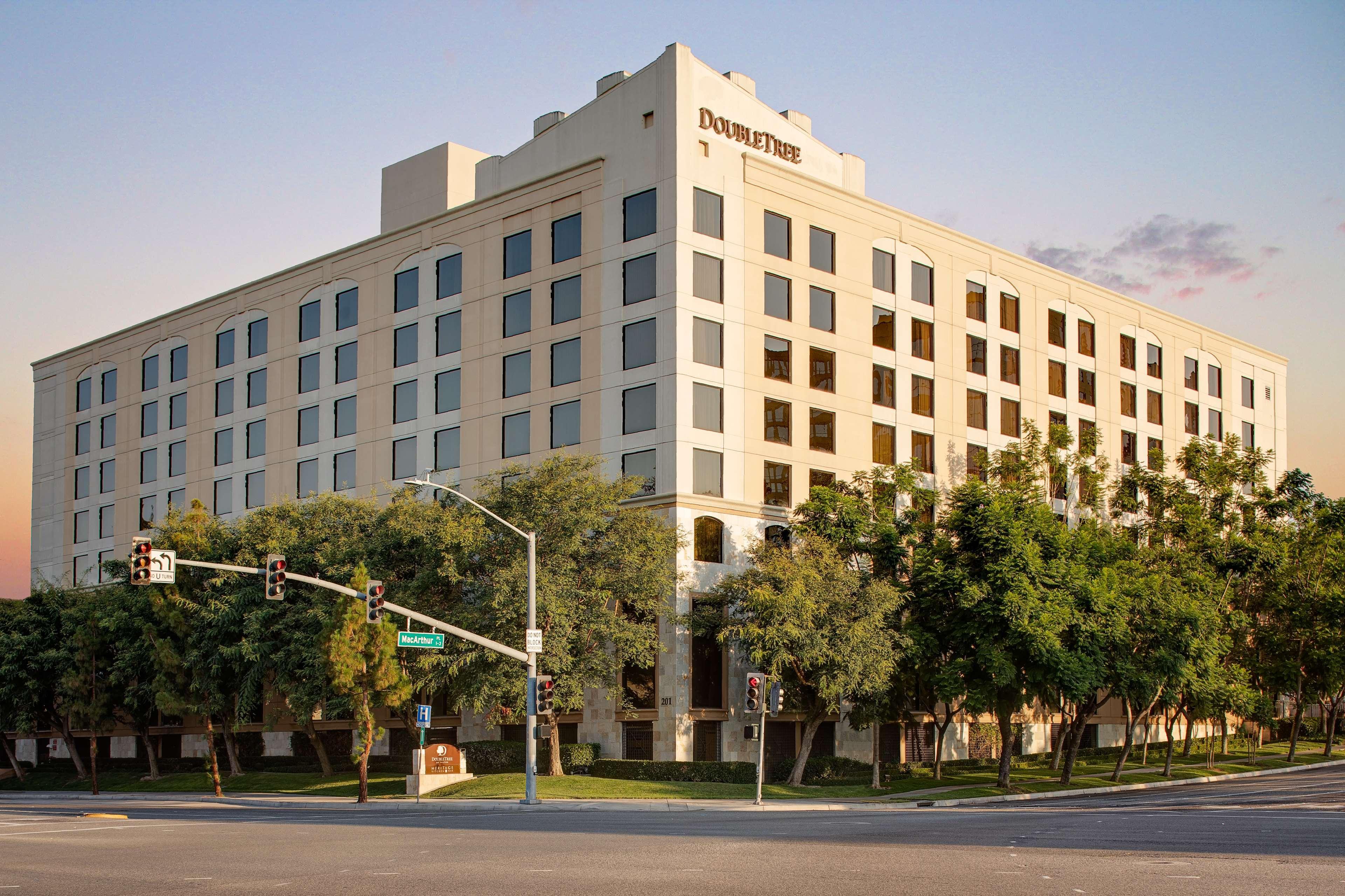Hotel Zessa Orange County Airport, A Doubletree By Hilton Santa Ana Exterior photo