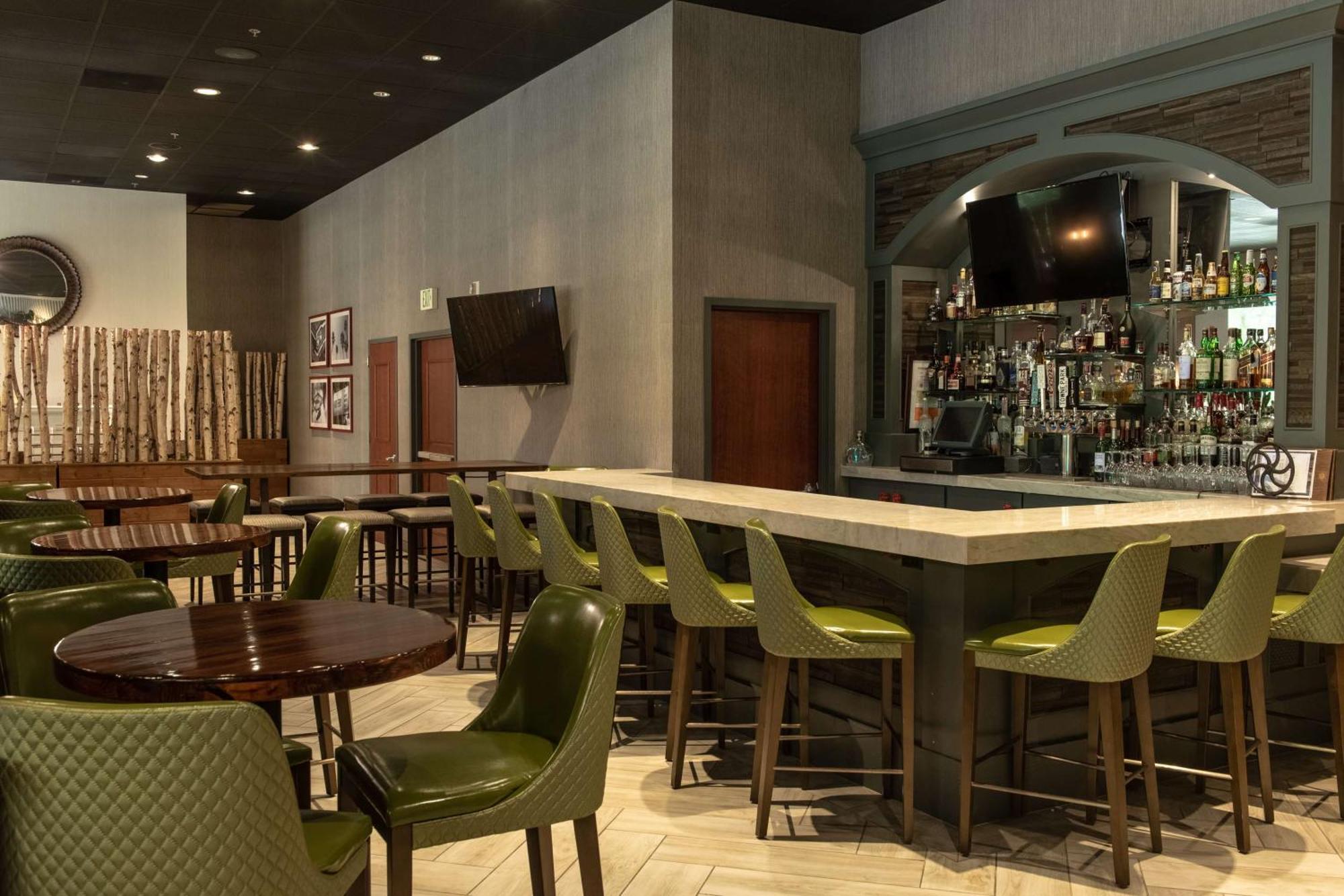 Hotel Zessa Orange County Airport, A Doubletree By Hilton Santa Ana Exterior photo