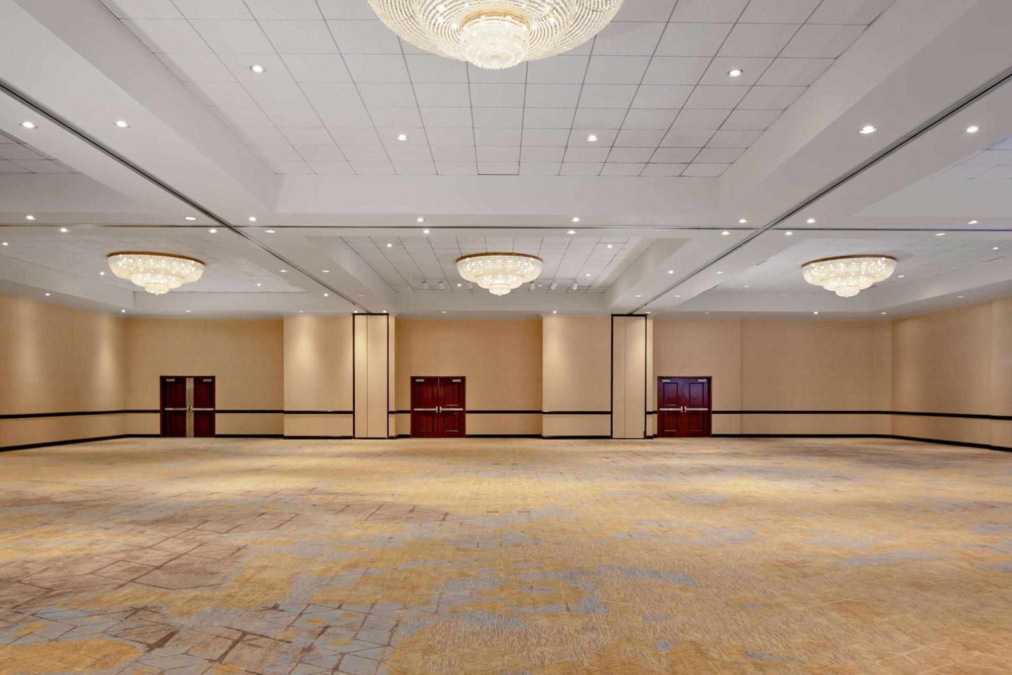 Hotel Zessa Orange County Airport, A Doubletree By Hilton Santa Ana Exterior photo