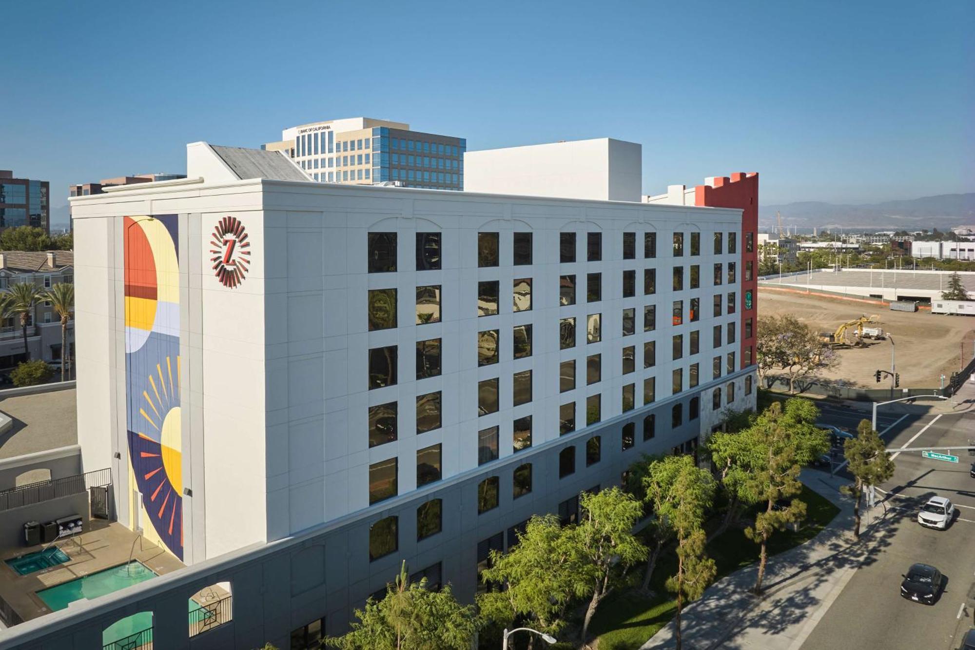 Hotel Zessa Orange County Airport, A Doubletree By Hilton Santa Ana Exterior photo