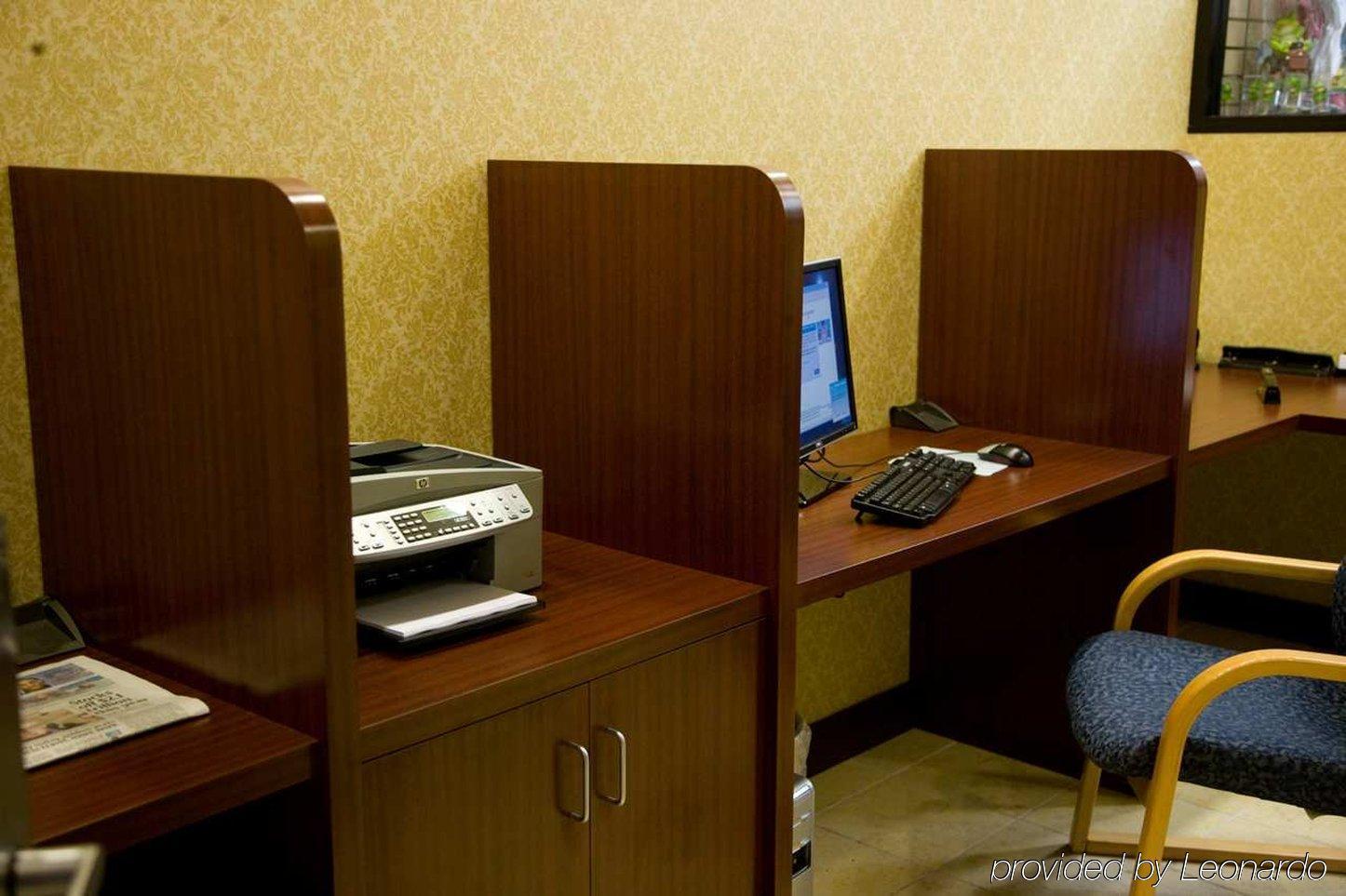 Hotel Zessa Orange County Airport, A Doubletree By Hilton Santa Ana Facilities photo