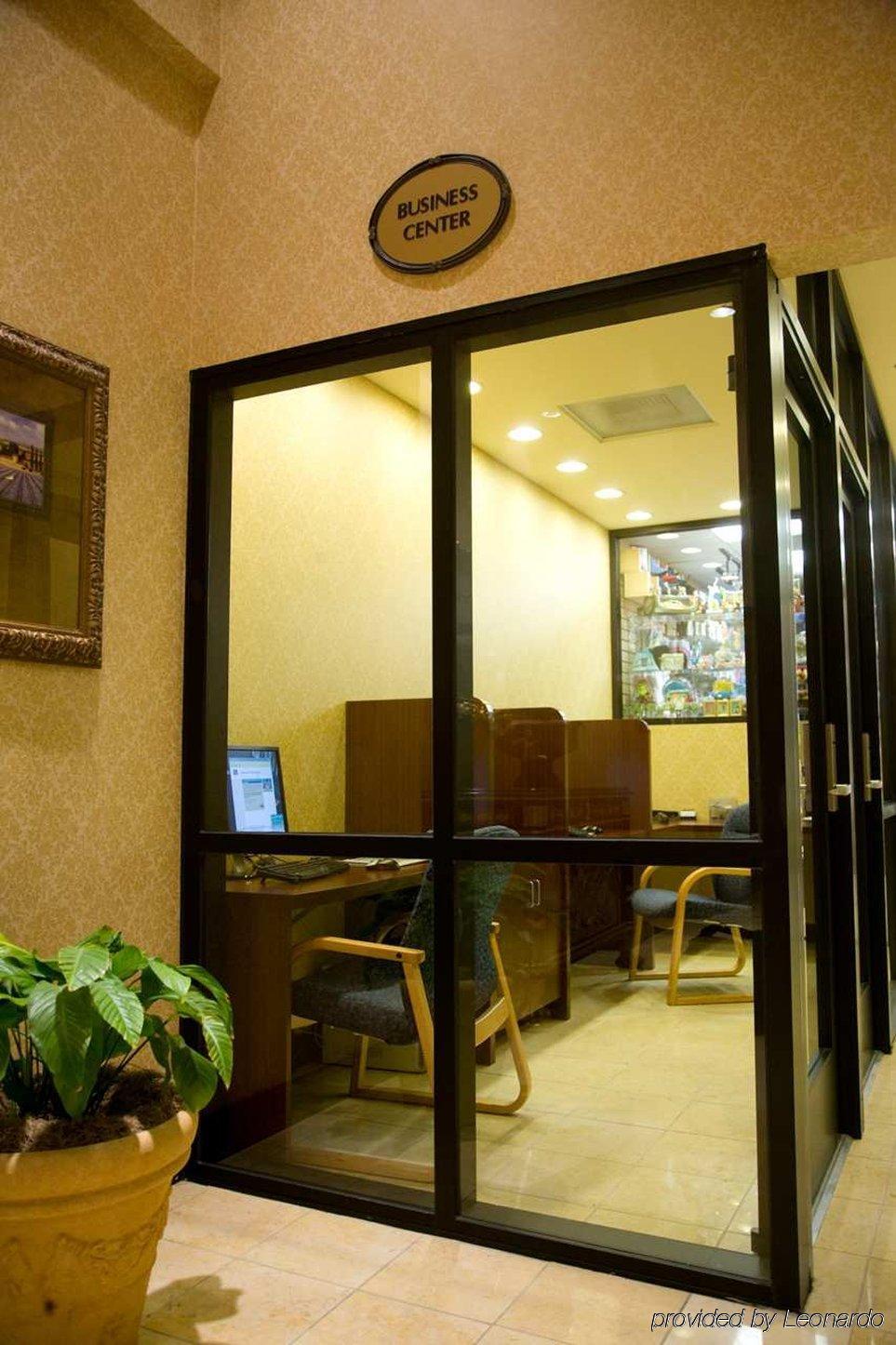 Hotel Zessa Orange County Airport, A Doubletree By Hilton Santa Ana Facilities photo