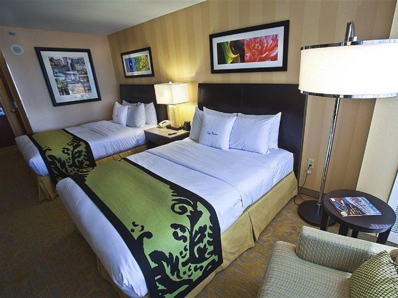 Hotel Zessa Orange County Airport, A Doubletree By Hilton Santa Ana Exterior photo