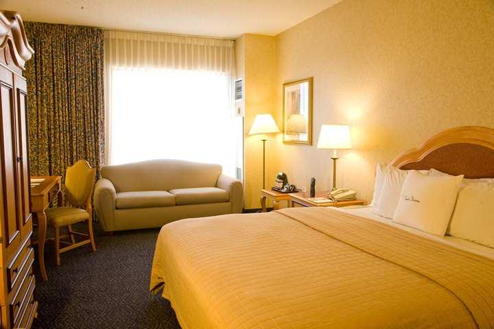 Hotel Zessa Orange County Airport, A Doubletree By Hilton Santa Ana Exterior photo