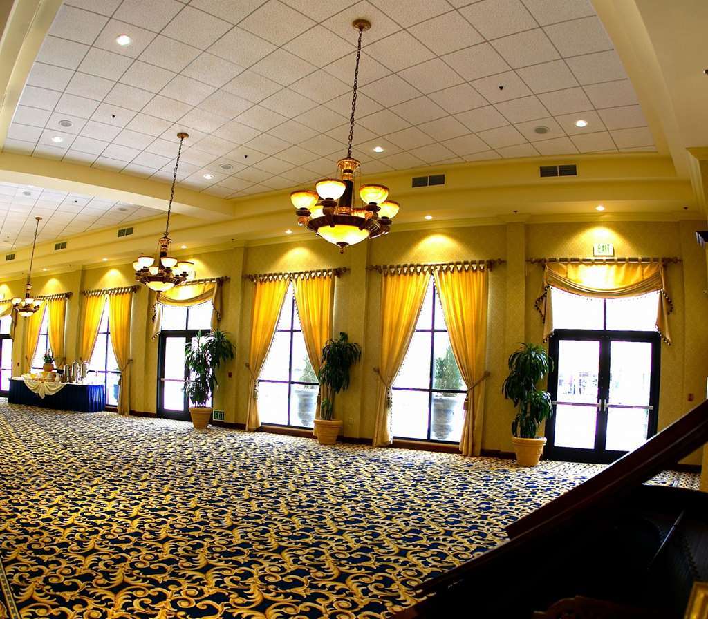 Hotel Zessa Orange County Airport, A Doubletree By Hilton Santa Ana Interior photo