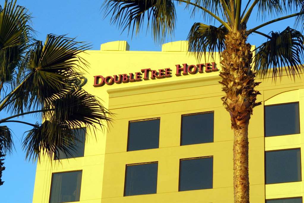 Hotel Zessa Orange County Airport, A Doubletree By Hilton Santa Ana Exterior photo