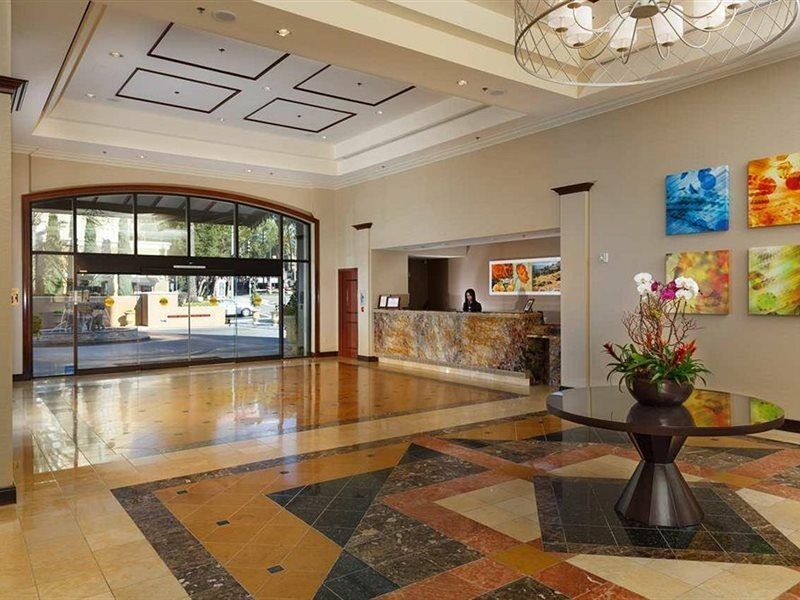 Hotel Zessa Orange County Airport, A Doubletree By Hilton Santa Ana Exterior photo