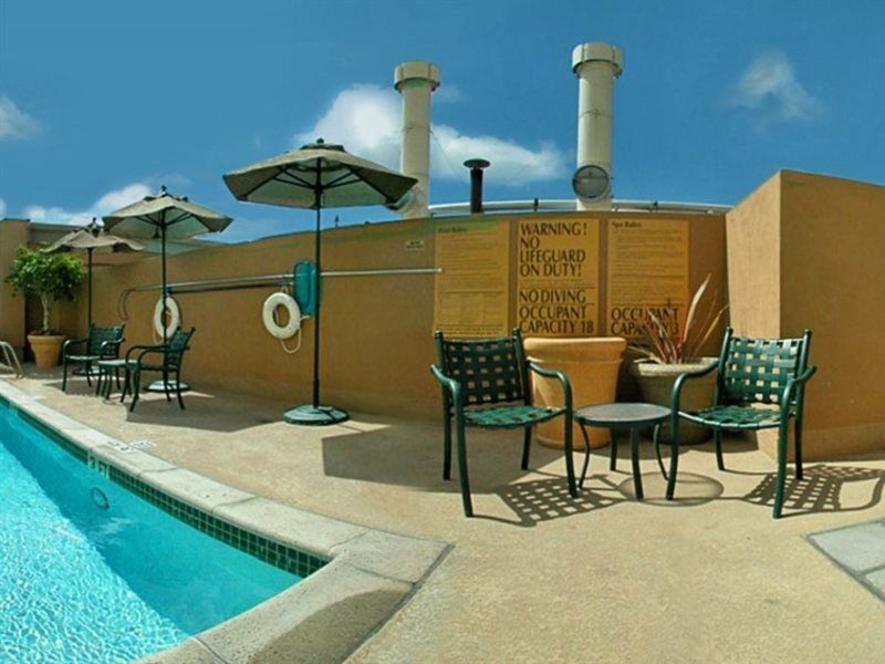 Hotel Zessa Orange County Airport, A Doubletree By Hilton Santa Ana Exterior photo